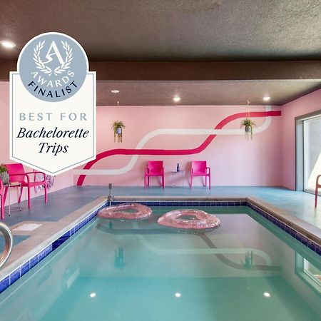 פיג'ן פורג' Pink Pines Avantstay Luxury Aesthetic Dream Home Indoor Pool Hot Tub מראה חיצוני תמונה