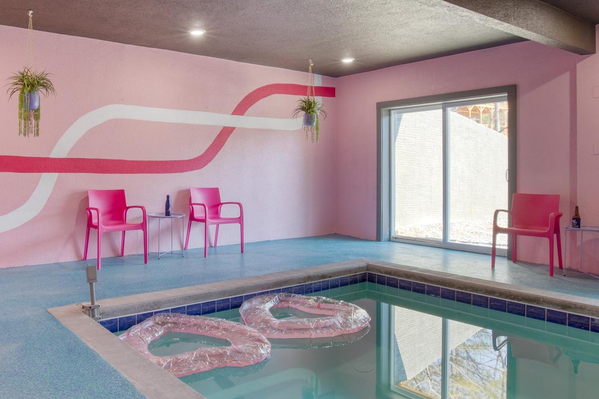 פיג'ן פורג' Pink Pines Avantstay Luxury Aesthetic Dream Home Indoor Pool Hot Tub מראה חיצוני תמונה
