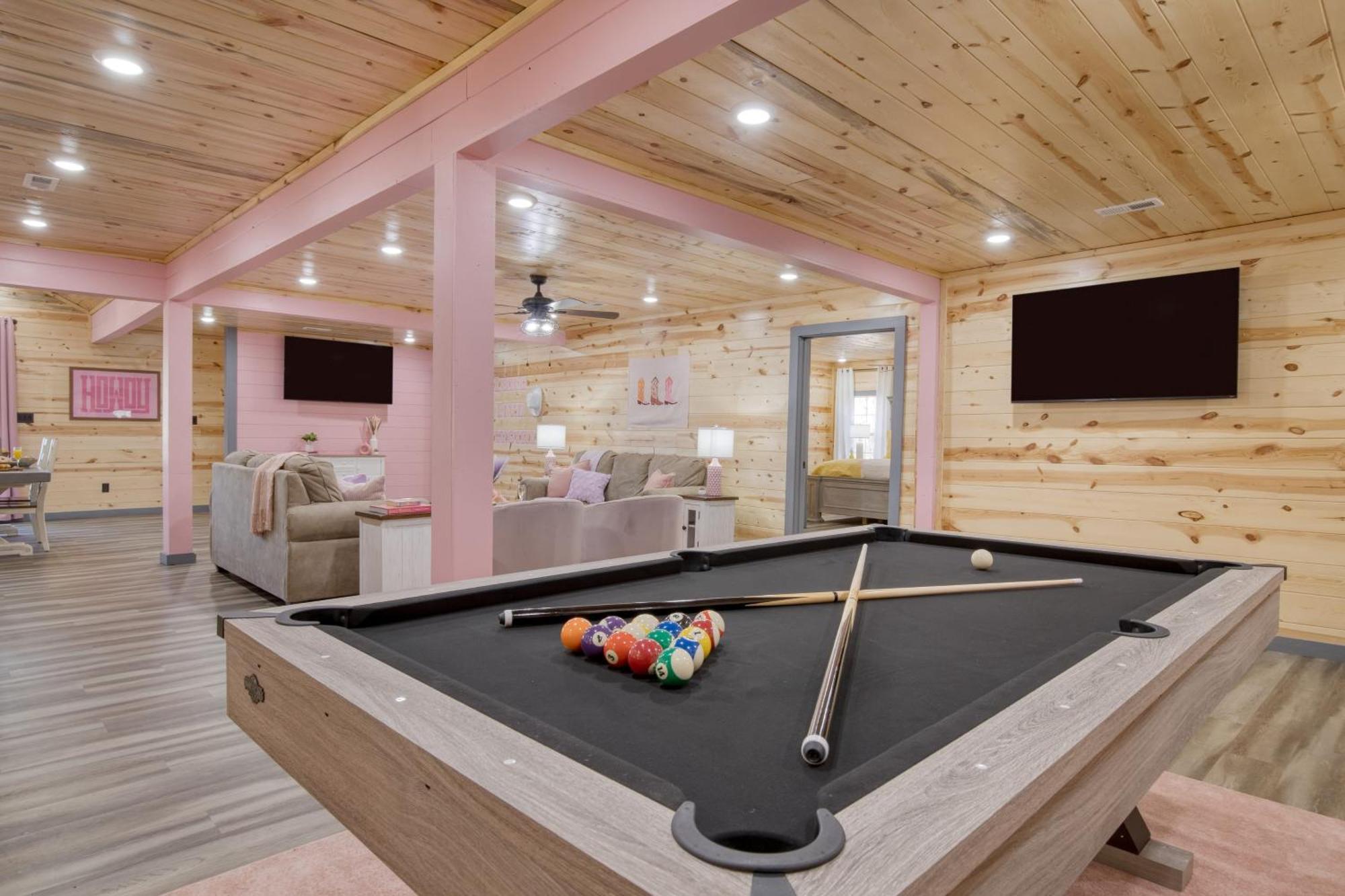 פיג'ן פורג' Pink Pines Avantstay Luxury Aesthetic Dream Home Indoor Pool Hot Tub מראה חיצוני תמונה